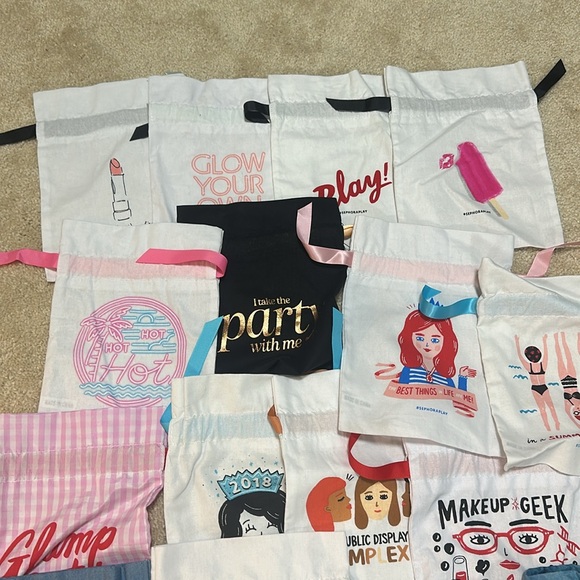 Lot 20 Sephora Play Bags Great Condition Plus Cosmetic Bag - Picture 2 of 5